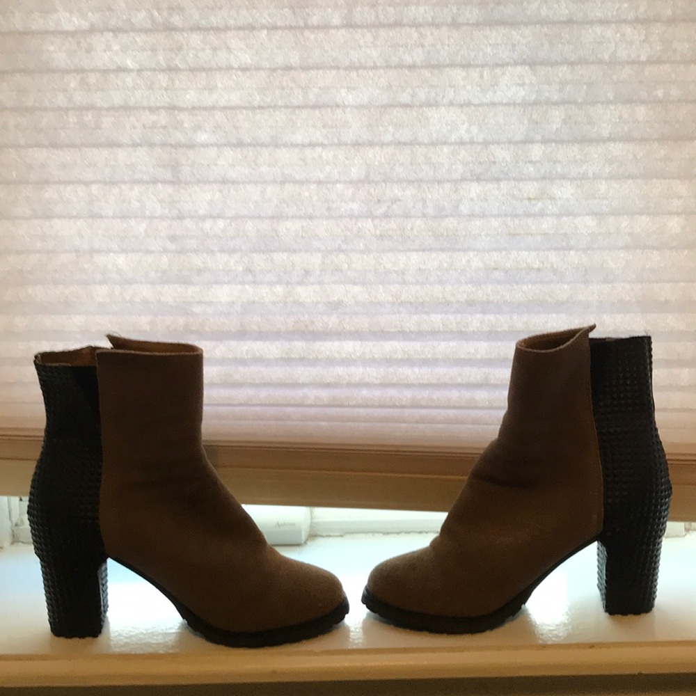 Von Dutch Boots size 7.5